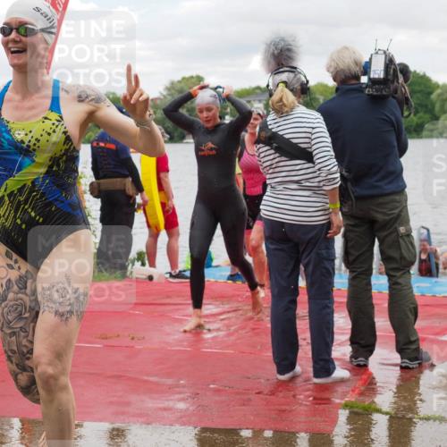 16.06.2024 - 7 Türme Triathlon KatJ http://msf.ph/oto/6322175 16.06.2024 12:11:28 Schwimmen 63, 80, 299, 312, 351, 354, 434, 468, 499, 505, 577 meine-sportfotos.de