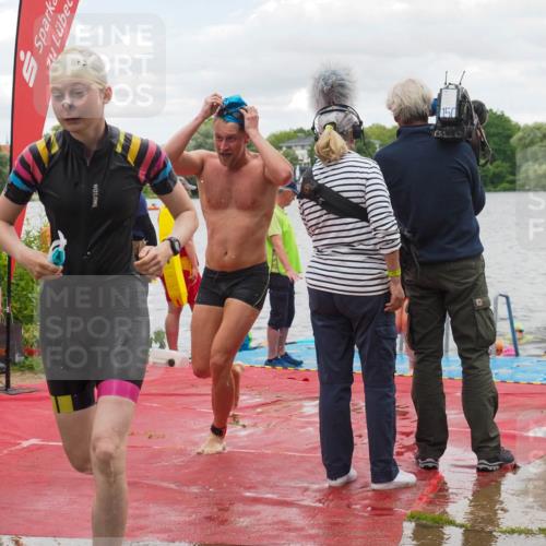 16.06.2024 - 7 Türme Triathlon KatJ http://msf.ph/oto/6322225 16.06.2024 12:11:31 Schwimmen 63, 80, 299, 312, 337, 351, 354, 434, 468, 499, 577 meine-sportfotos.de