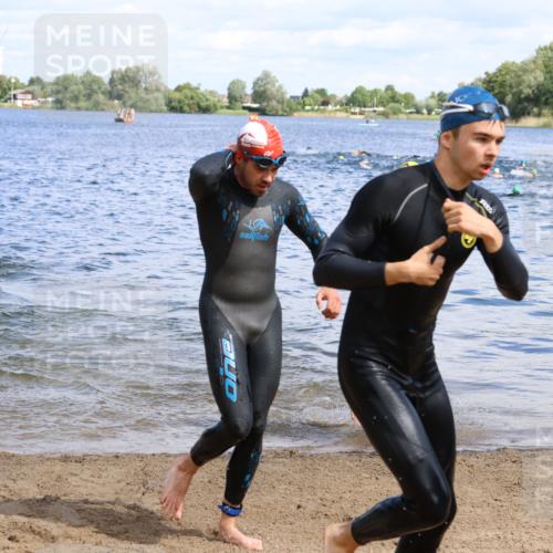 16.06.2024 - 26. Vierlanden-Triathlon Strokosch-Dieckow http://msf.ph/oto/6322235 16.06.2024 10:55:52 Schwimmen 233, 267, 293, 294, 308, 321, 326, 333, 450, 233, 267, 293, 294, 308, 321, 326, 333, 450 meine-sportfotos.de