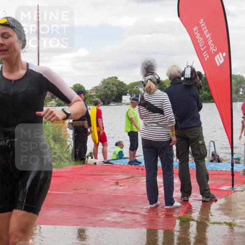 16.06.2024 - 7 Türme Triathlon KatJ http://msf.ph/oto/6322259 16.06.2024 12:11:36 Schwimmen 80, 299, 337, 354, 434, 468, 577 meine-sportfotos.de