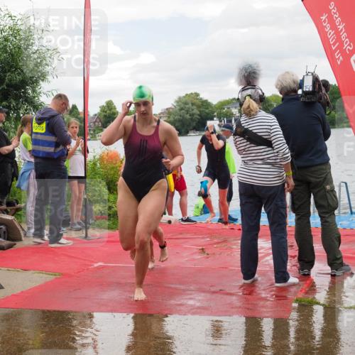 16.06.2024 - 7 Türme Triathlon KatJ http://msf.ph/oto/6322274 16.06.2024 12:11:39 Schwimmen 80, 299, 337, 354, 434, 468, 577 meine-sportfotos.de