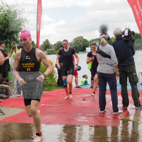 16.06.2024 - 7 Türme Triathlon KatJ http://msf.ph/oto/6322288 16.06.2024 12:11:40 Schwimmen 80, 299, 337, 354, 434, 468, 577 meine-sportfotos.de