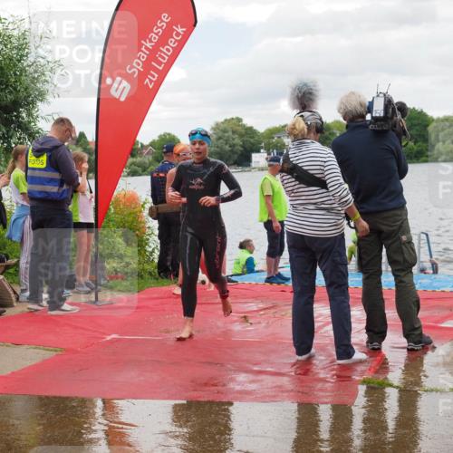 16.06.2024 - 7 Türme Triathlon KatJ http://msf.ph/oto/6322372 16.06.2024 12:11:46 Schwimmen 80, 299, 337, 468, 491 meine-sportfotos.de