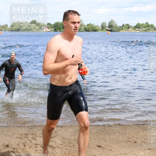 16.06.2024 - 26. Vierlanden-Triathlon Strokosch-Dieckow http://msf.ph/oto/6322383 16.06.2024 10:55:56 Schwimmen 233, 278, 293, 294, 308, 321, 326, 333, 450, 233, 278, 293, 294, 308, 321, 326, 333, 450 meine-sportfotos.de