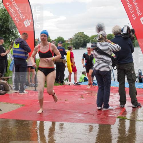 16.06.2024 - 7 Türme Triathlon KatJ http://msf.ph/oto/6322486 16.06.2024 12:11:58 Schwimmen 80, 337, 378, 468, 491 meine-sportfotos.de
