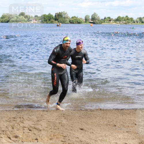 16.06.2024 - 26. Vierlanden-Triathlon Strokosch-Dieckow http://msf.ph/oto/6322510 16.06.2024 10:55:57 Schwimmen 233, 278, 293, 294, 308, 318, 321, 326, 333, 450, 233, 278, 293, 294, 308, 318, 321, 326, 333, 450 meine-sportfotos.de