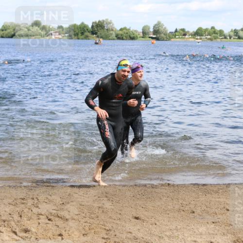 16.06.2024 - 26. Vierlanden-Triathlon Strokosch-Dieckow http://msf.ph/oto/6322534 16.06.2024 10:55:58 Schwimmen 233, 278, 293, 294, 308, 318, 321, 326, 333, 450, 233, 278, 293, 294, 308, 318, 321, 326, 333, 450 meine-sportfotos.de