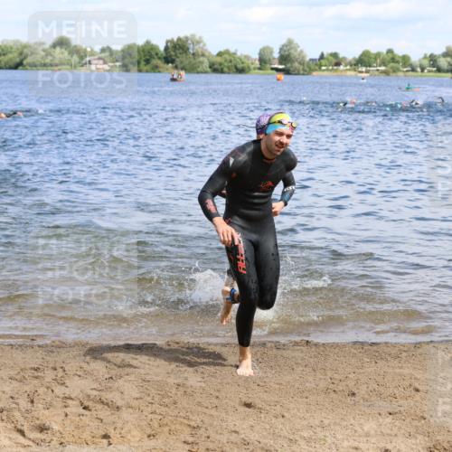 16.06.2024 - 26. Vierlanden-Triathlon Strokosch-Dieckow http://msf.ph/oto/6322583 16.06.2024 10:55:58 Schwimmen 233, 278, 293, 294, 308, 318, 321, 326, 333, 450, 233, 278, 293, 294, 308, 318, 321, 326, 333, 450 meine-sportfotos.de