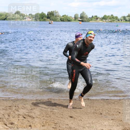 16.06.2024 - 26. Vierlanden-Triathlon Strokosch-Dieckow http://msf.ph/oto/6322605 16.06.2024 10:55:58 Schwimmen 233, 278, 293, 294, 308, 318, 321, 326, 333, 450, 233, 278, 293, 294, 308, 318, 321, 326, 333, 450 meine-sportfotos.de