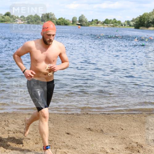 16.06.2024 - 26. Vierlanden-Triathlon Strokosch-Dieckow http://msf.ph/oto/6322709 16.06.2024 10:56:02 Schwimmen 233, 278, 293, 294, 308, 310, 318, 321, 326, 333, 339, 233, 278, 293, 294, 308, 310, 318, 321, 326, 333, 339 meine-sportfotos.de