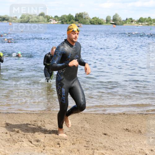 16.06.2024 - 26. Vierlanden-Triathlon Strokosch-Dieckow http://msf.ph/oto/6322865 16.06.2024 10:56:06 Schwimmen 278, 293, 294, 310, 318, 321, 326, 336, 339, 278, 293, 294, 310, 318, 321, 326, 336, 339 meine-sportfotos.de