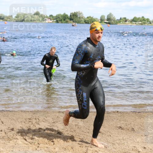 16.06.2024 - 26. Vierlanden-Triathlon Strokosch-Dieckow http://msf.ph/oto/6322907 16.06.2024 10:56:06 Schwimmen 278, 293, 294, 310, 318, 321, 326, 336, 339, 278, 293, 294, 310, 318, 321, 326, 336, 339 meine-sportfotos.de