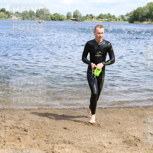 16.06.2024 - 26. Vierlanden-Triathlon Strokosch-Dieckow http://msf.ph/oto/6322934 16.06.2024 10:56:09 Schwimmen 278, 293, 301, 310, 314, 318, 326, 336, 339, 278, 293, 301, 310, 314, 318, 326, 336, 339 meine-sportfotos.de