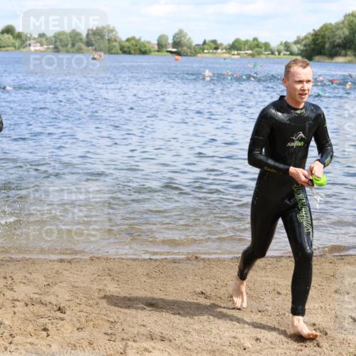 16.06.2024 - 26. Vierlanden-Triathlon Strokosch-Dieckow http://msf.ph/oto/6323000 16.06.2024 10:56:10 Schwimmen 278, 301, 310, 314, 318, 326, 336, 339, 278, 301, 310, 314, 318, 326, 336, 339 meine-sportfotos.de