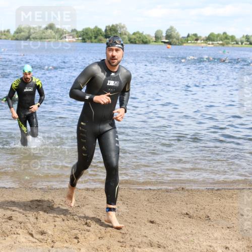 16.06.2024 - 26. Vierlanden-Triathlon Strokosch-Dieckow http://msf.ph/oto/6323025 16.06.2024 10:56:11 Schwimmen 256, 278, 301, 310, 314, 318, 326, 336, 339, 256, 278, 301, 310, 314, 318, 326, 336, 339 meine-sportfotos.de