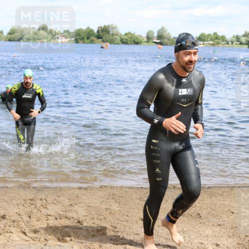 16.06.2024 - 26. Vierlanden-Triathlon Strokosch-Dieckow http://msf.ph/oto/6323092 16.06.2024 10:56:11 Schwimmen 256, 278, 301, 310, 314, 318, 326, 336, 339, 256, 278, 301, 310, 314, 318, 326, 336, 339 meine-sportfotos.de