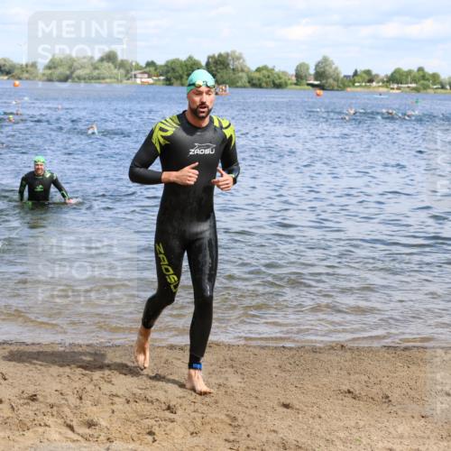 16.06.2024 - 26. Vierlanden-Triathlon Strokosch-Dieckow http://msf.ph/oto/6323109 16.06.2024 10:56:13 Schwimmen 256, 278, 282, 301, 310, 314, 318, 336, 339, 256, 278, 282, 301, 310, 314, 318, 336, 339 meine-sportfotos.de