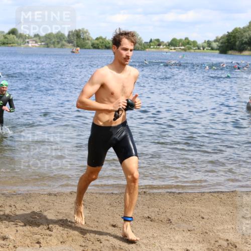 16.06.2024 - 26. Vierlanden-Triathlon Strokosch-Dieckow http://msf.ph/oto/6323259 16.06.2024 10:56:17 Schwimmen 256, 274, 282, 301, 310, 314, 318, 336, 339, 256, 274, 282, 301, 310, 314, 318, 336, 339 meine-sportfotos.de