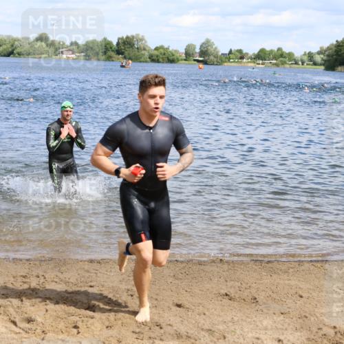 16.06.2024 - 26. Vierlanden-Triathlon Strokosch-Dieckow http://msf.ph/oto/6323328 16.06.2024 10:56:18 Schwimmen 256, 274, 282, 301, 310, 314, 336, 339, 256, 274, 282, 301, 310, 314, 336, 339 meine-sportfotos.de