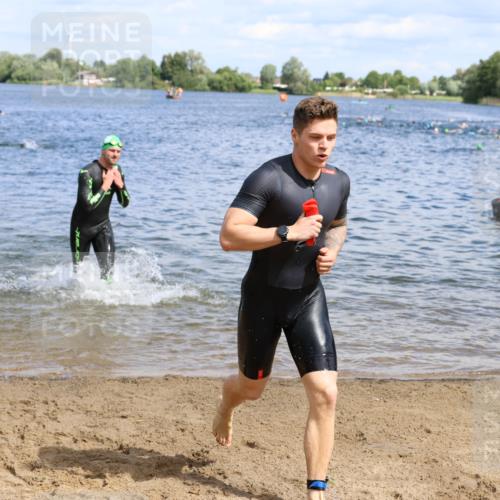 16.06.2024 - 26. Vierlanden-Triathlon Strokosch-Dieckow http://msf.ph/oto/6323366 16.06.2024 10:56:18 Schwimmen 256, 274, 282, 301, 310, 314, 336, 339, 256, 274, 282, 301, 310, 314, 336, 339 meine-sportfotos.de