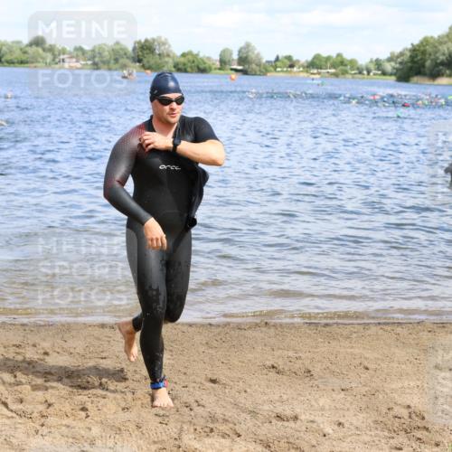 16.06.2024 - 26. Vierlanden-Triathlon Strokosch-Dieckow http://msf.ph/oto/6323592 16.06.2024 10:56:33 Schwimmen 250, 274, 353, 250, 274, 353 meine-sportfotos.de