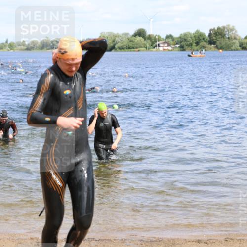 16.06.2024 - 26. Vierlanden-Triathlon Strokosch-Dieckow http://msf.ph/oto/6323811 16.06.2024 10:56:48 Schwimmen 231, 287, 296, 313, 324, 352, 231, 287, 296, 313, 324, 352 meine-sportfotos.de