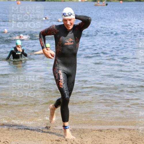 16.06.2024 - 26. Vierlanden-Triathlon Strokosch-Dieckow http://msf.ph/oto/6324380 16.06.2024 10:57:00 Schwimmen 231, 287, 289, 313, 324, 352, 231, 287, 289, 313, 324, 352 meine-sportfotos.de
