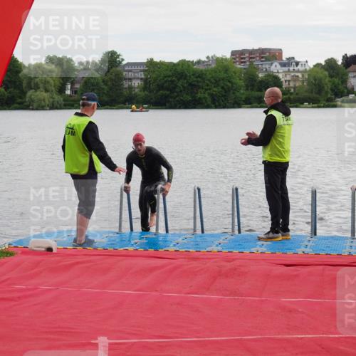 16.06.2024 - 7 Türme Triathlon KatJ http://msf.ph/oto/6324451 16.06.2024 09:29:37 Schwimmen 133 meine-sportfotos.de