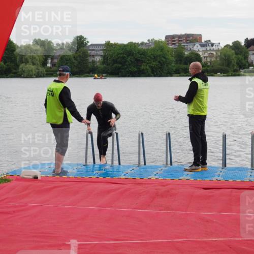 16.06.2024 - 7 Türme Triathlon KatJ http://msf.ph/oto/6324459 16.06.2024 09:29:37 Schwimmen 133 meine-sportfotos.de
