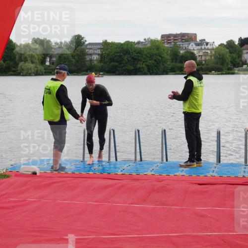 16.06.2024 - 7 Türme Triathlon KatJ http://msf.ph/oto/6324467 16.06.2024 09:29:38 Schwimmen 133 meine-sportfotos.de