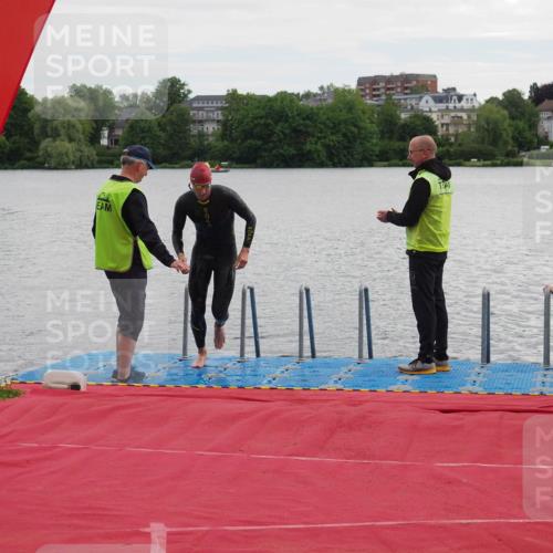 16.06.2024 - 7 Türme Triathlon KatJ http://msf.ph/oto/6324470 16.06.2024 09:29:38 Schwimmen 133 meine-sportfotos.de