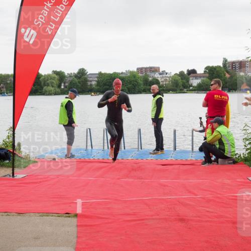 16.06.2024 - 7 Türme Triathlon KatJ http://msf.ph/oto/6324473 16.06.2024 09:29:39 Schwimmen 133 meine-sportfotos.de