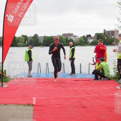 16.06.2024 - 7 Türme Triathlon KatJ http://msf.ph/oto/6324482 16.06.2024 09:29:39 Schwimmen 133 meine-sportfotos.de