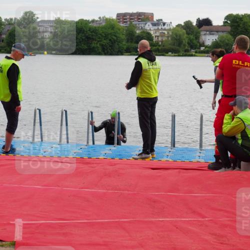 16.06.2024 - 7 Türme Triathlon KatJ http://msf.ph/oto/6324514 16.06.2024 09:30:30 Schwimmen 121, 128 meine-sportfotos.de