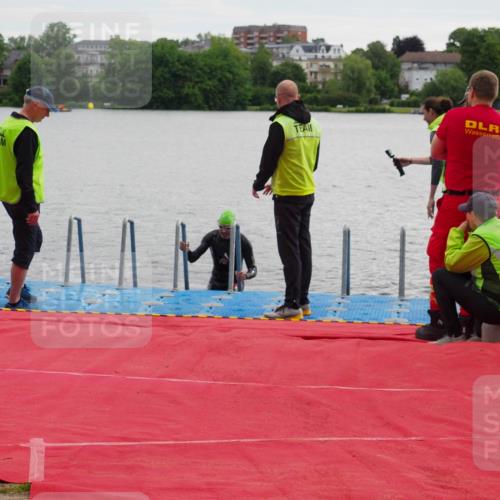 16.06.2024 - 7 Türme Triathlon KatJ http://msf.ph/oto/6324520 16.06.2024 09:30:30 Schwimmen 121, 128 meine-sportfotos.de