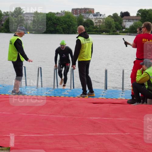 16.06.2024 - 7 Türme Triathlon KatJ http://msf.ph/oto/6324542 16.06.2024 09:30:32 Schwimmen 121, 128 meine-sportfotos.de