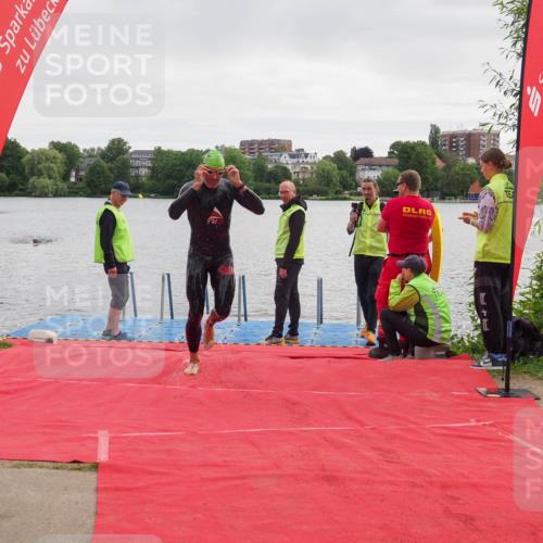 16.06.2024 - 7 Türme Triathlon KatJ http://msf.ph/oto/6324564 16.06.2024 09:30:34 Schwimmen 121, 128 meine-sportfotos.de
