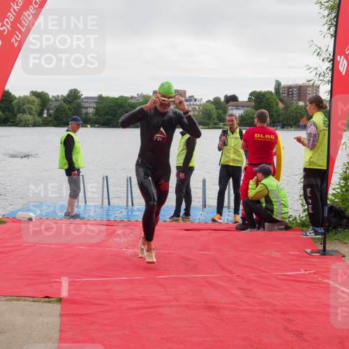 16.06.2024 - 7 Türme Triathlon KatJ http://msf.ph/oto/6324581 16.06.2024 09:30:34 Schwimmen 121, 128 meine-sportfotos.de