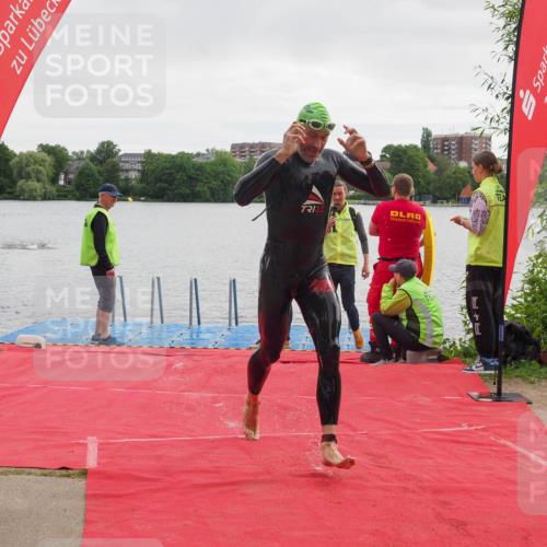 16.06.2024 - 7 Türme Triathlon KatJ http://msf.ph/oto/6324594 16.06.2024 09:30:35 Schwimmen 121, 128 meine-sportfotos.de