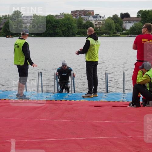 16.06.2024 - 7 Türme Triathlon KatJ http://msf.ph/oto/6324607 16.06.2024 09:31:02 Schwimmen 121 meine-sportfotos.de