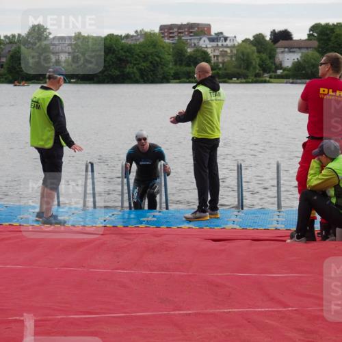 16.06.2024 - 7 Türme Triathlon KatJ http://msf.ph/oto/6324617 16.06.2024 09:31:02 Schwimmen 121 meine-sportfotos.de