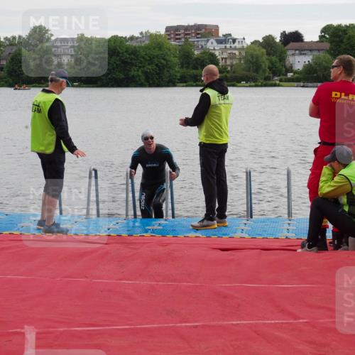 16.06.2024 - 7 Türme Triathlon KatJ http://msf.ph/oto/6324620 16.06.2024 09:31:02 Schwimmen 121 meine-sportfotos.de