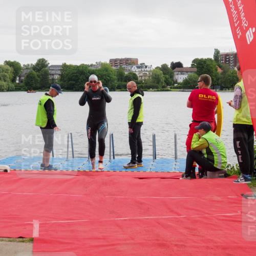 16.06.2024 - 7 Türme Triathlon KatJ http://msf.ph/oto/6324636 16.06.2024 09:31:05 Schwimmen 121 meine-sportfotos.de