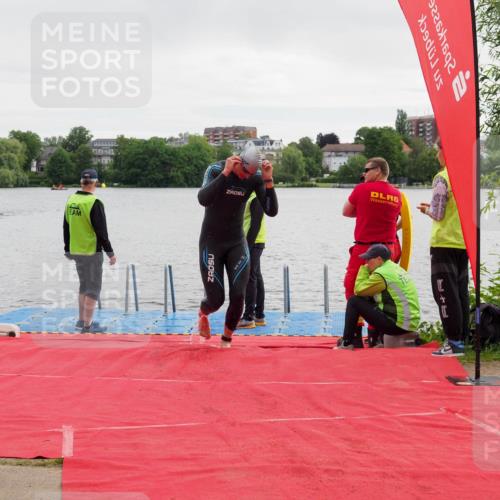 16.06.2024 - 7 Türme Triathlon KatJ http://msf.ph/oto/6324662 16.06.2024 09:31:07 Schwimmen 121 meine-sportfotos.de