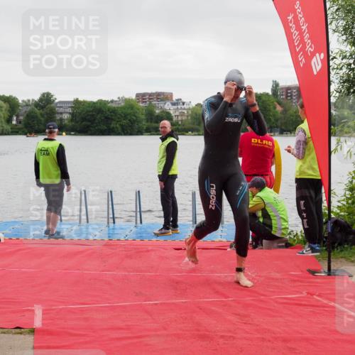 16.06.2024 - 7 Türme Triathlon KatJ http://msf.ph/oto/6324682 16.06.2024 09:31:07 Schwimmen 121 meine-sportfotos.de