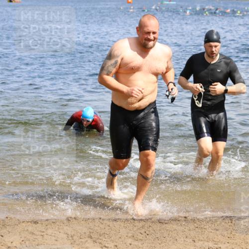 16.06.2024 - 26. Vierlanden-Triathlon Strokosch-Dieckow http://msf.ph/oto/6324722 16.06.2024 10:57:22 Schwimmen 228, 239, 260, 290, 295, 329, 348, 228, 239, 260, 290, 295, 329, 348 meine-sportfotos.de
