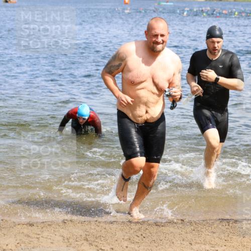 16.06.2024 - 26. Vierlanden-Triathlon Strokosch-Dieckow http://msf.ph/oto/6324738 16.06.2024 10:57:22 Schwimmen 228, 239, 260, 290, 295, 329, 348, 228, 239, 260, 290, 295, 329, 348 meine-sportfotos.de