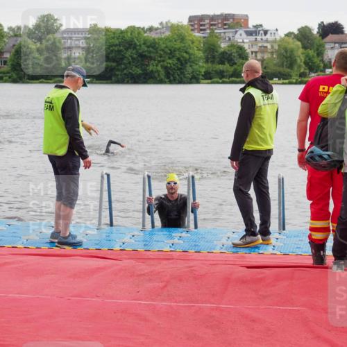16.06.2024 - 7 Türme Triathlon KatJ http://msf.ph/oto/6325062 16.06.2024 09:33:57 Schwimmen 4, 124 meine-sportfotos.de