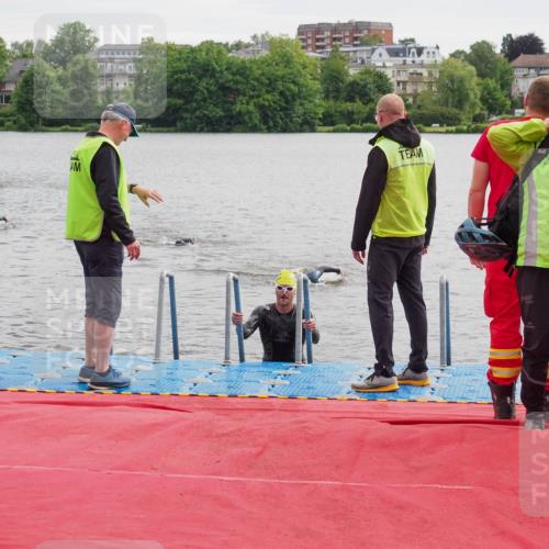16.06.2024 - 7 Türme Triathlon KatJ http://msf.ph/oto/6325073 16.06.2024 09:33:57 Schwimmen 4, 124 meine-sportfotos.de