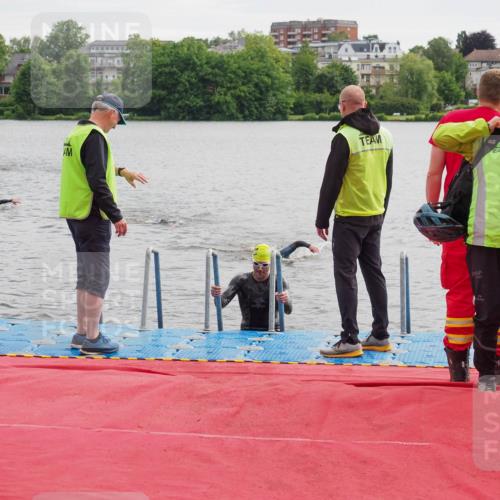 16.06.2024 - 7 Türme Triathlon KatJ http://msf.ph/oto/6325076 16.06.2024 09:33:57 Schwimmen 4, 124 meine-sportfotos.de